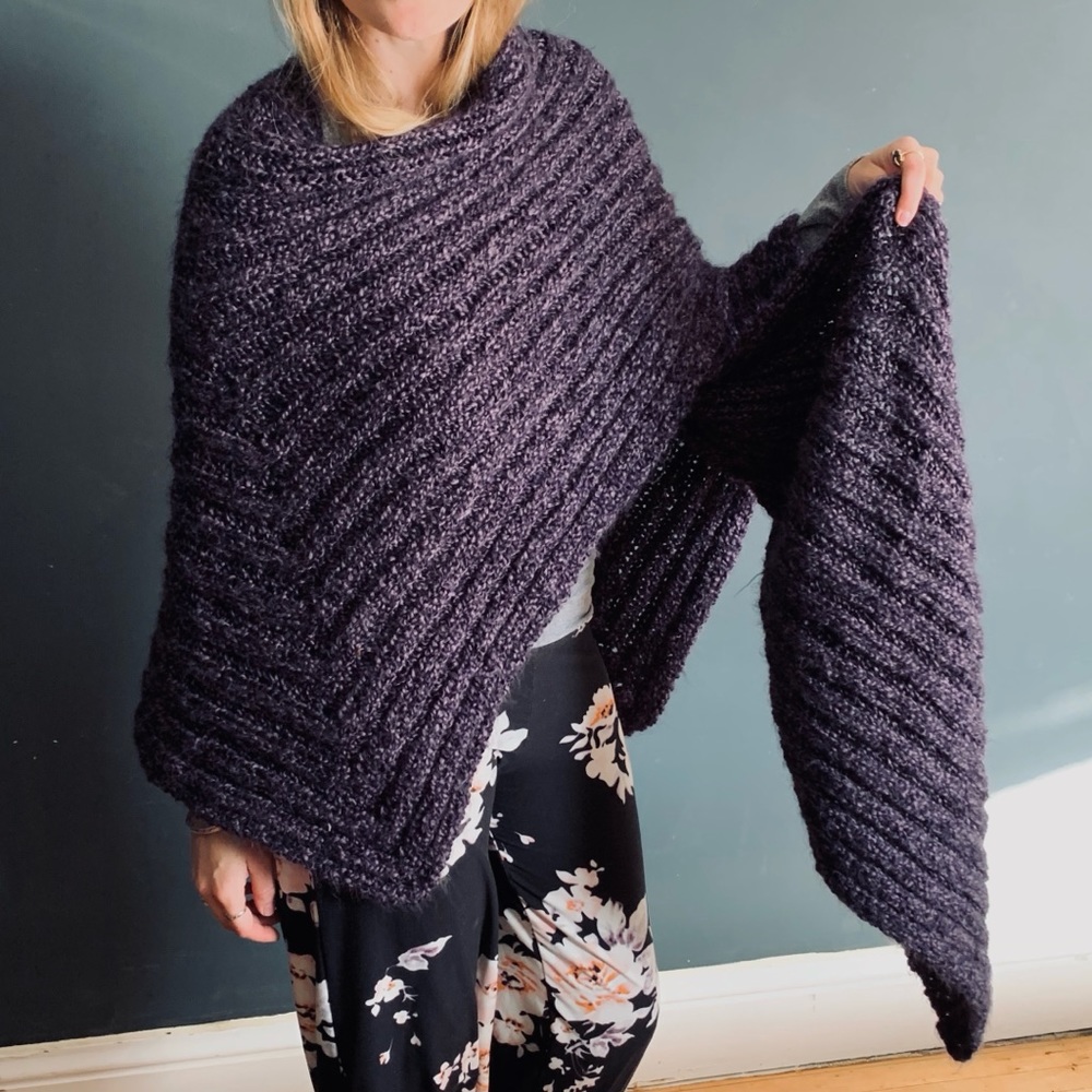 💋Hand knitted shawl